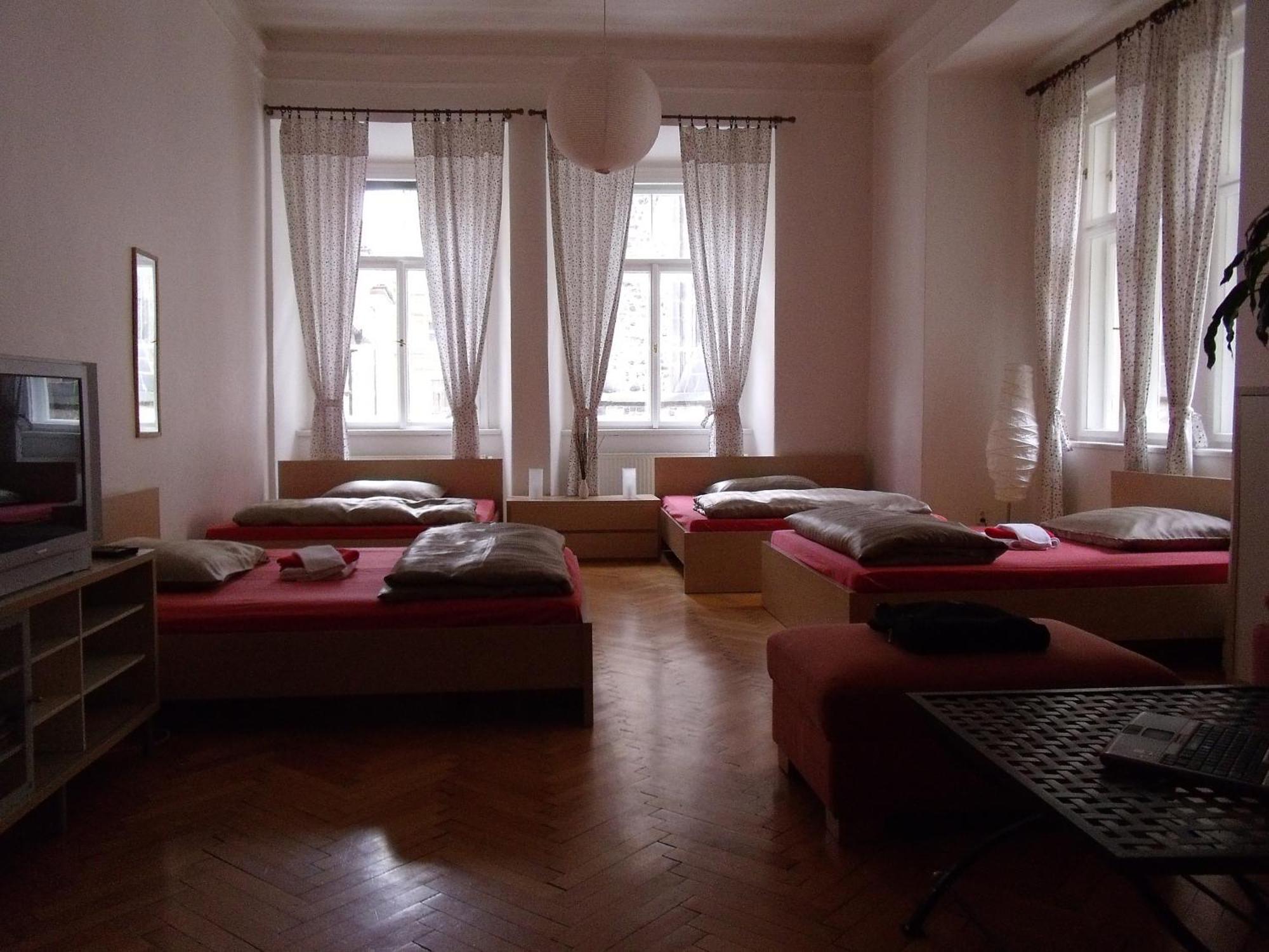 Apartments Tynska 7 Prague Exterior photo
