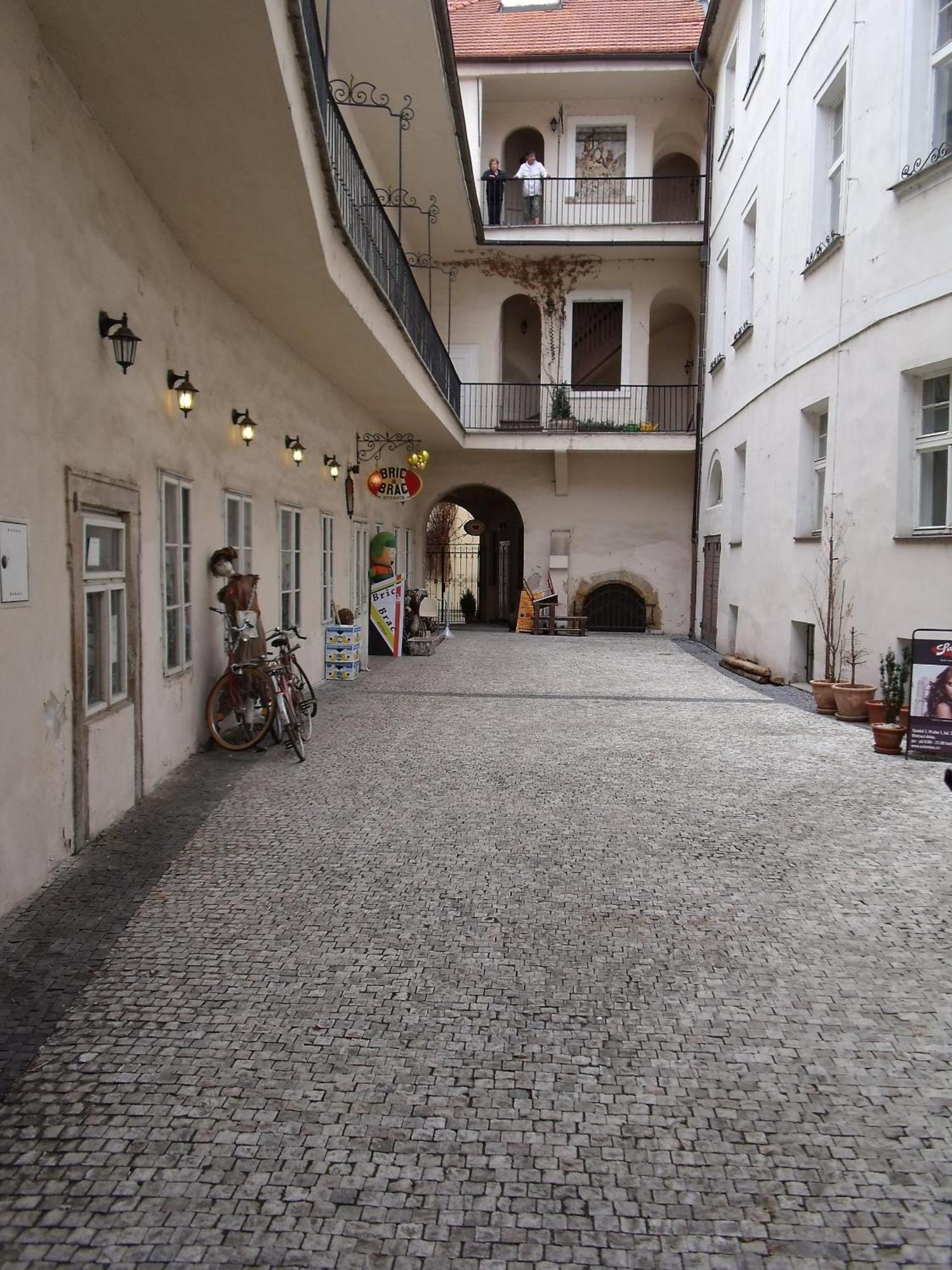 Apartments Tynska 7 Prague Exterior photo