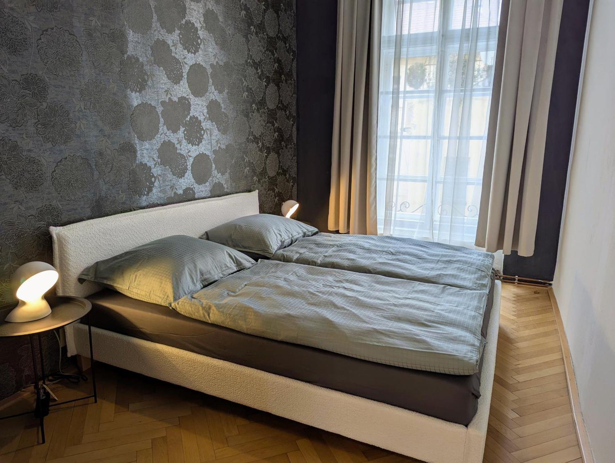 Apartments Tynska 7 Prague Exterior photo