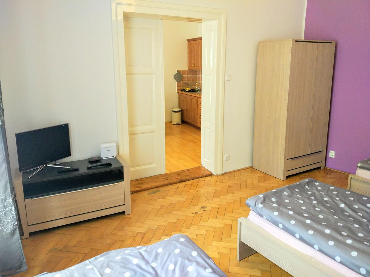 Apartments Tynska 7 Prague Exterior photo