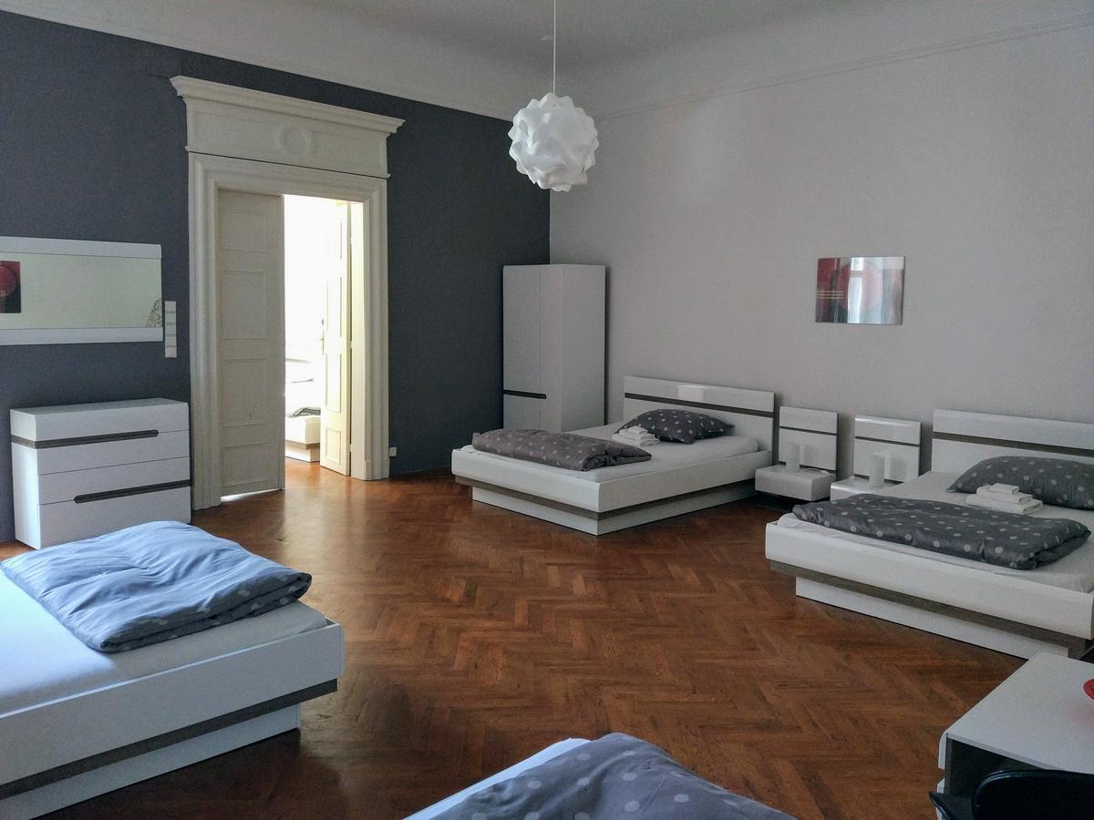 Apartments Tynska 7 Prague Exterior photo