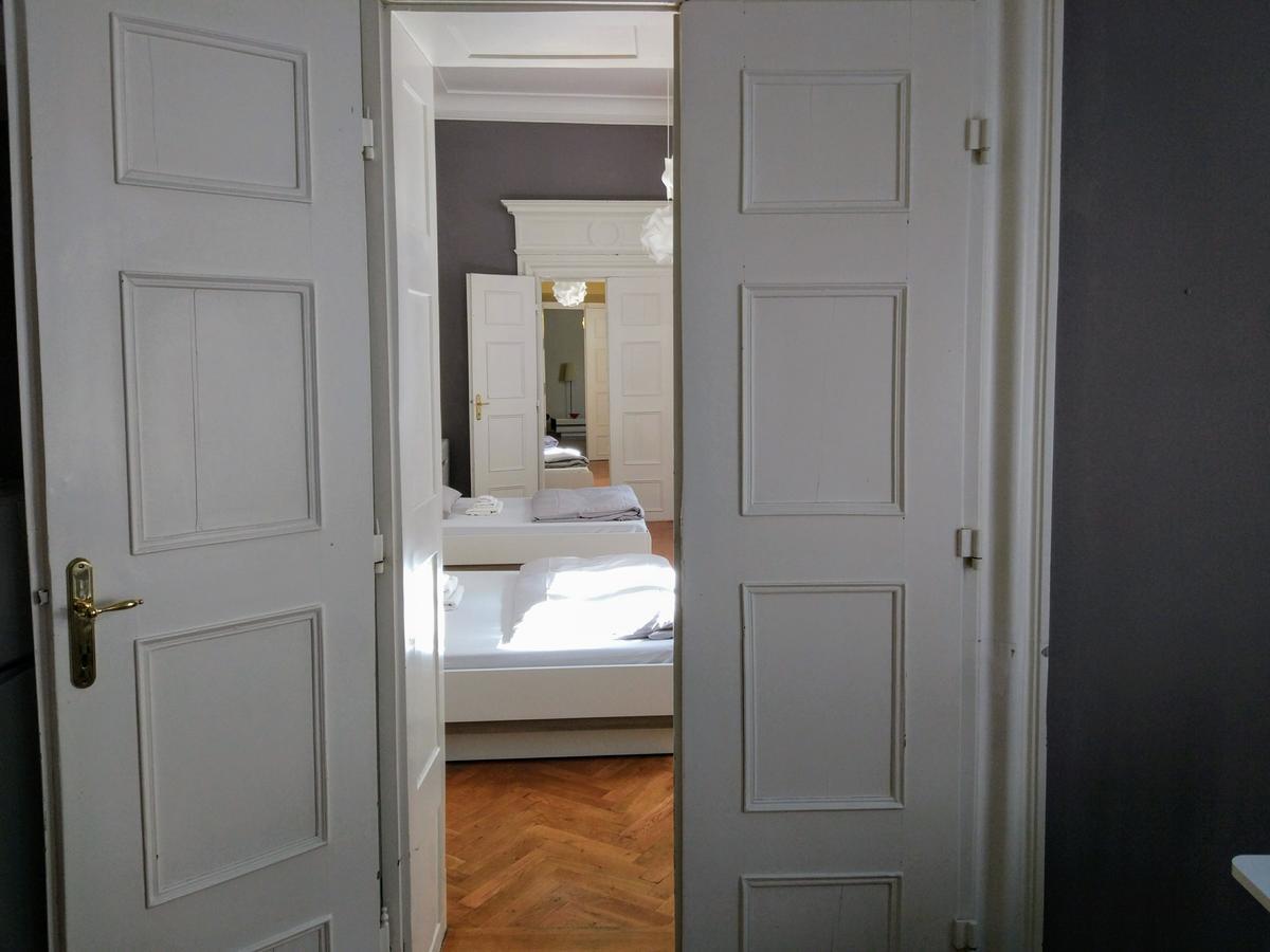 Apartments Tynska 7 Prague Exterior photo