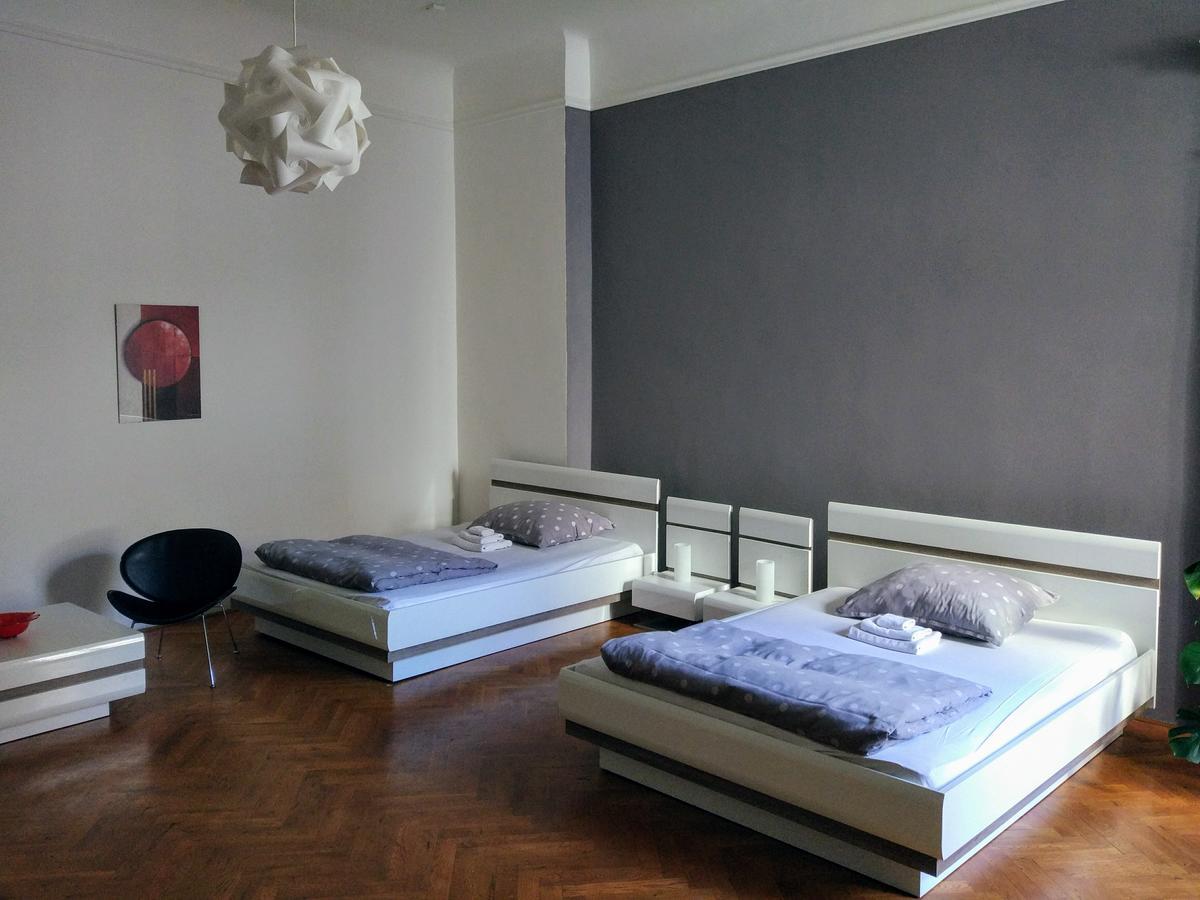 Apartments Tynska 7 Prague Exterior photo