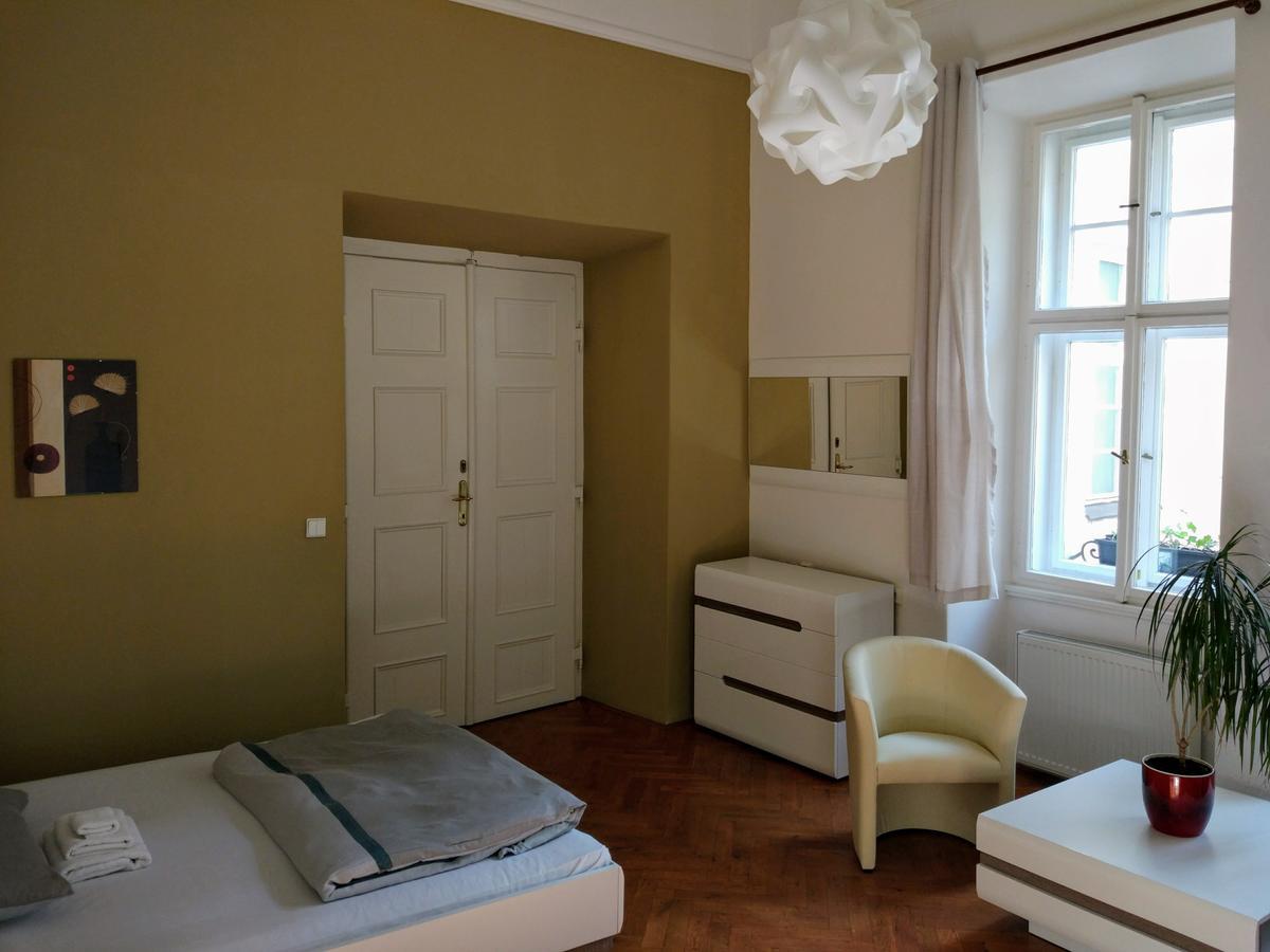 Apartments Tynska 7 Prague Exterior photo