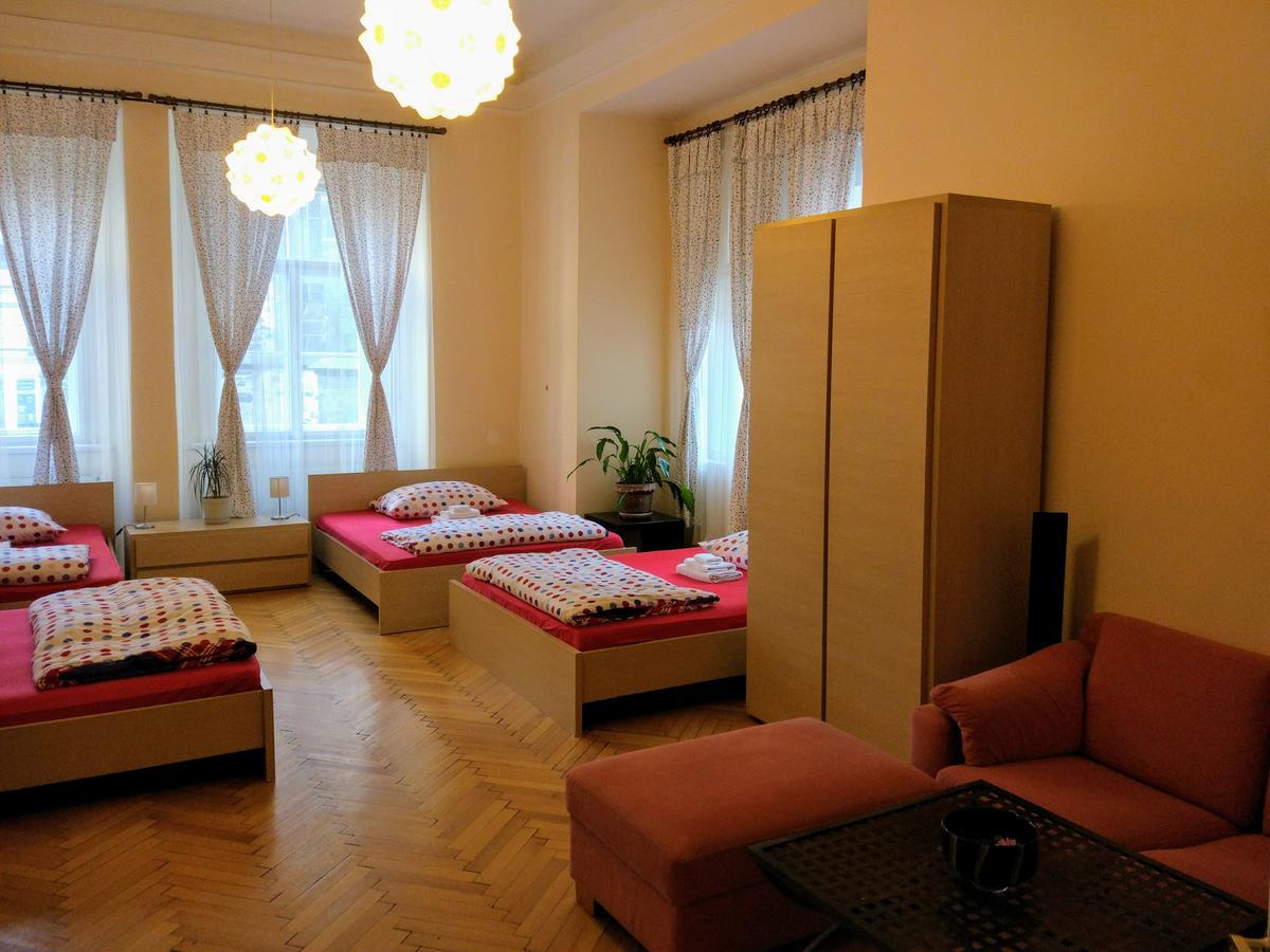 Apartments Tynska 7 Prague Exterior photo