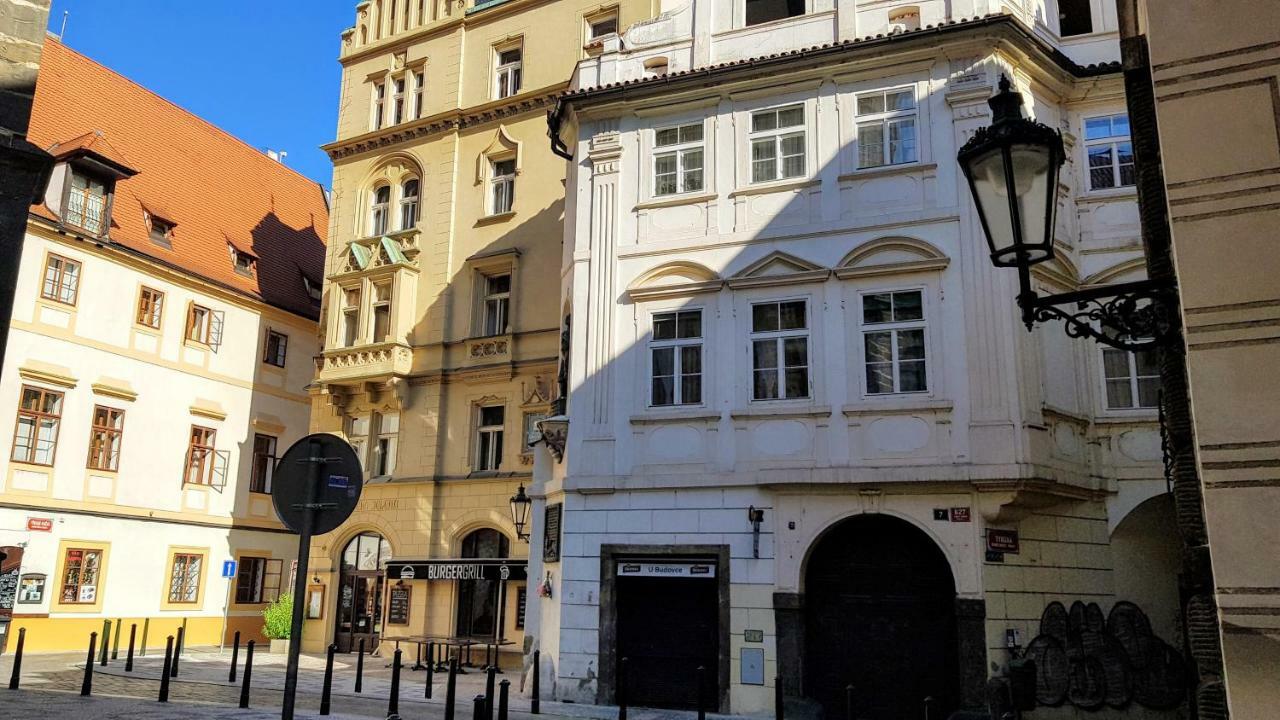 Apartments Tynska 7 Prague Exterior photo